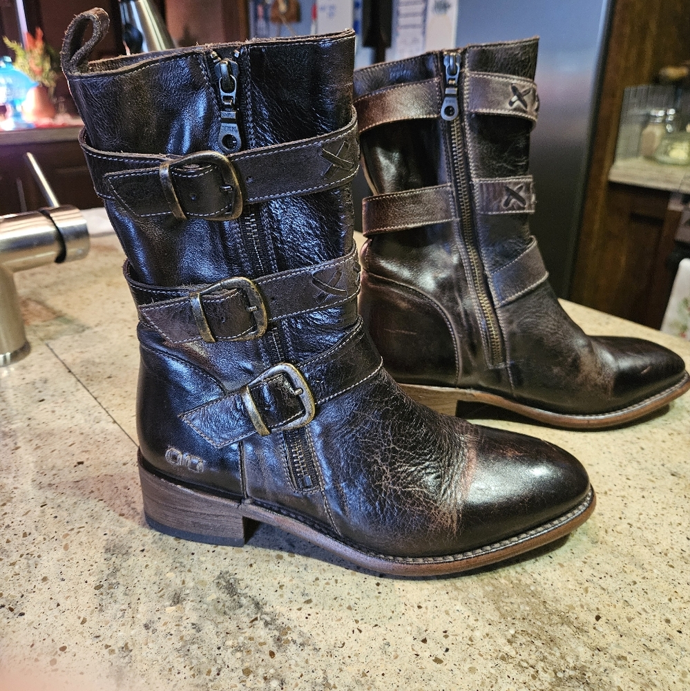 Bed/Stu size 7 cobbler leather boots